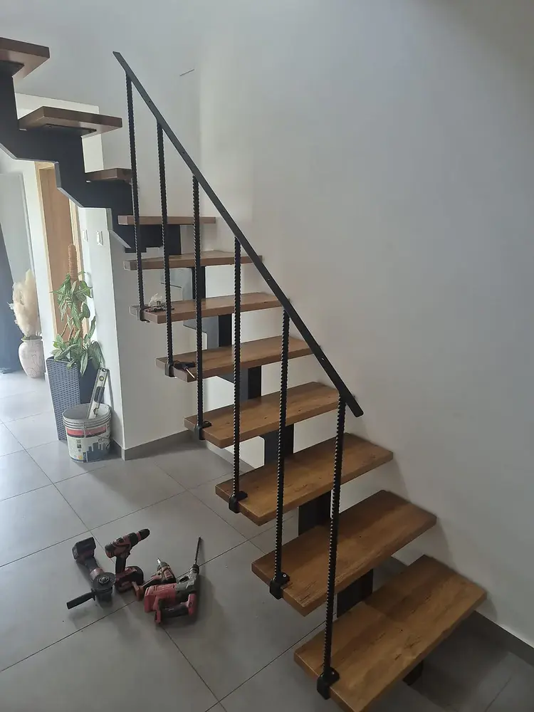 Stepenište s ogradom